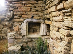 A detail in the ruined bishop's house at Breckness - an oven perhaps? The stonework is noticeable better quality than most other buildings in the vicinity.